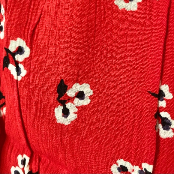 | billabong • red hot floral flare sleeve crop top • medium | - Picture 11 of 12